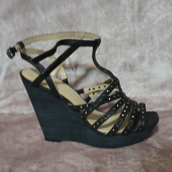 Kenneth Cole Creme Brulee Black Strappy Heels - Picture 1 of 7